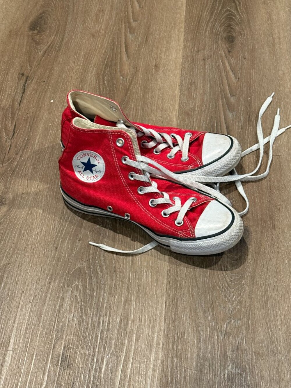 Converse Chuck Taylor Red High Top Sneakers Men's 6 Women's 8